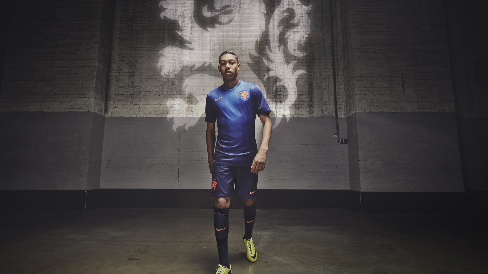 赛场背后：裁判员的日常训练与成长故事，裁判员的简单介绍