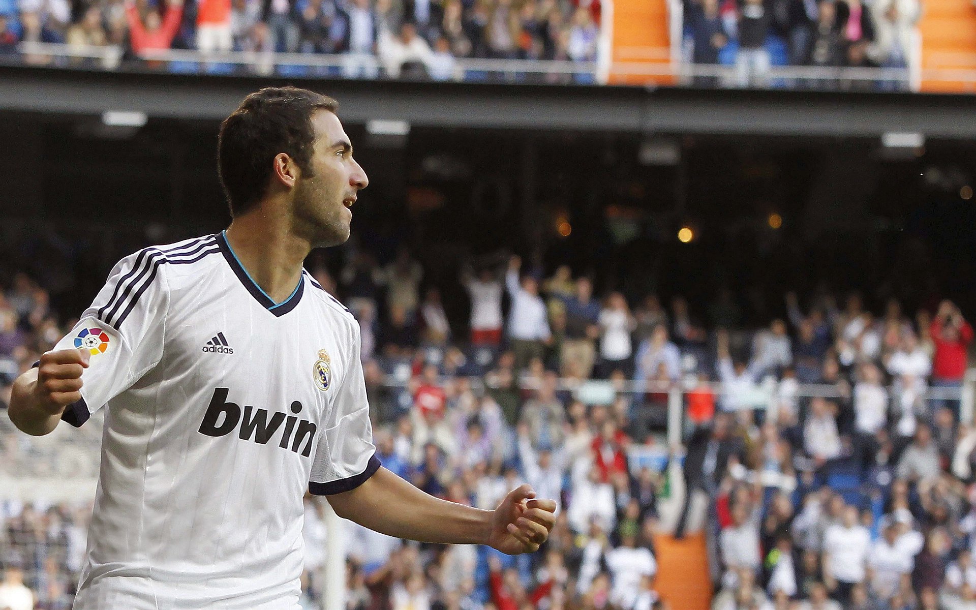 安东·李恩:他的传球精准无误,是全黑队进攻中不可缺少的一环